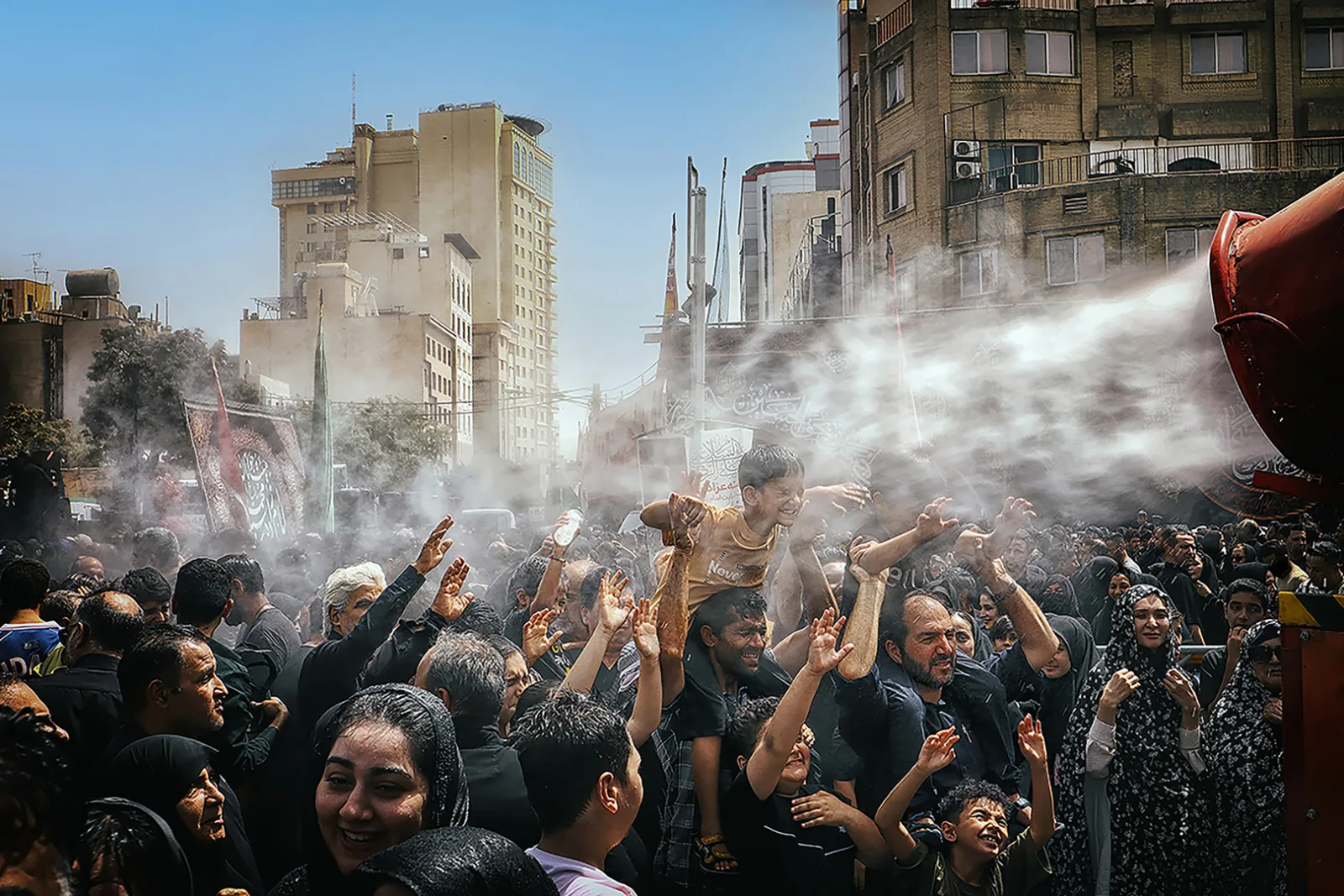خنده و عزا